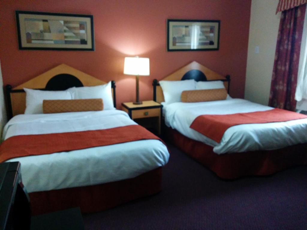 Knights Inn Orangeville Room photo