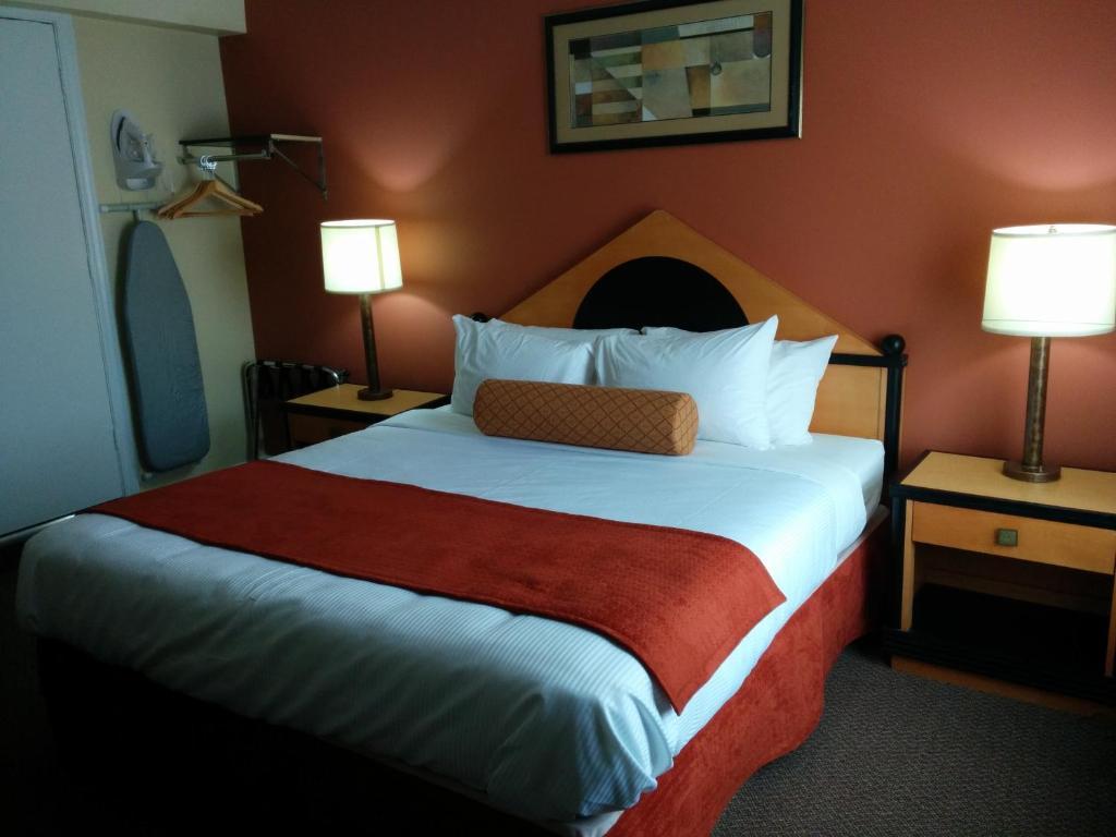 Knights Inn Orangeville Room photo